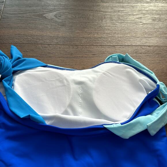 Color block NWOT Swimming Suit, full coverage, padded bra and high back. - Picture 8 of 8